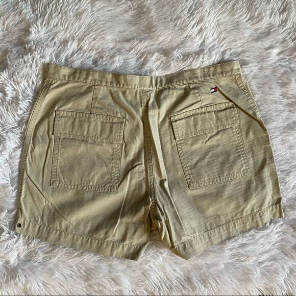 Tommy Hilfiger Shorts Size 2 - Picture 4 of 5